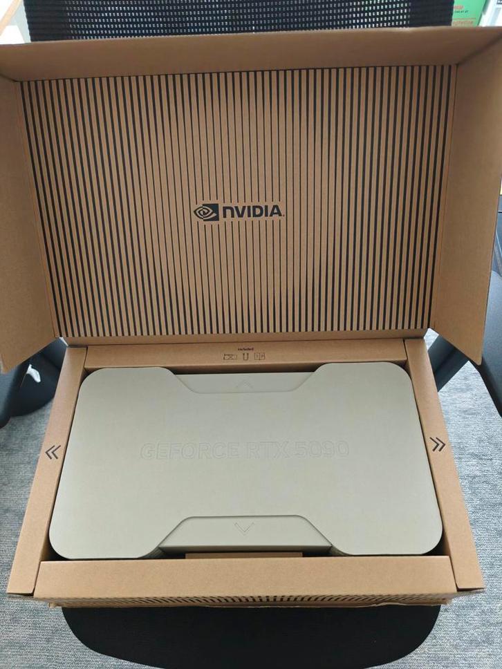 NVIDIA RTX 5090 FE, Computers en Software, Videokaarten, Nvidia, Ophalen