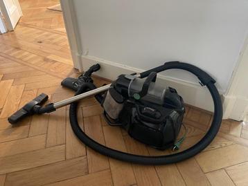  Stofzuiger AEG LX7-2-ECO beschikbaar voor biedingen