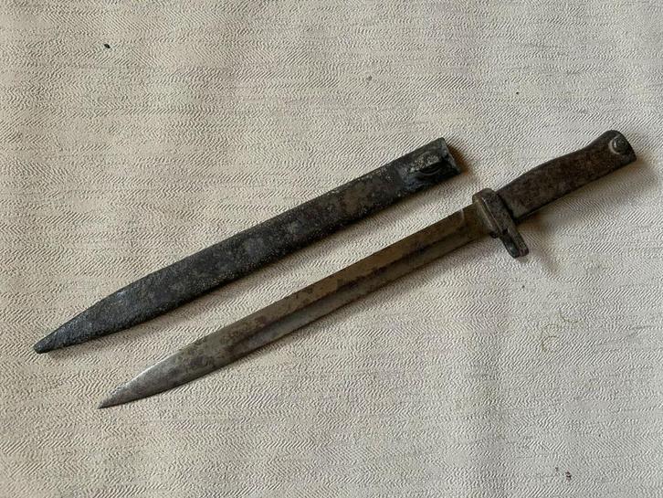 wo1 - Duitse Ersatz bajonet, ijzeren handvat met schede, Verzamelen, Militaria | Algemeen, Landmacht, Lintje, Medaille of Wings