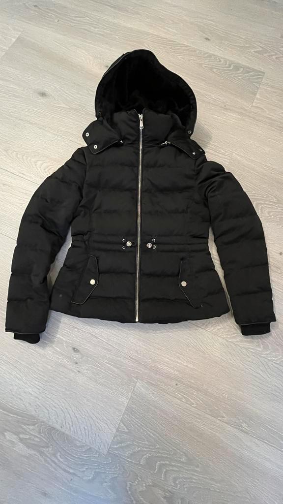 Superwarme en zachte jas Zara maat medium, Kleding | Dames, Jassen | Winter, Zo goed als nieuw, Maat 38/40 (M), Zwart, Ophalen