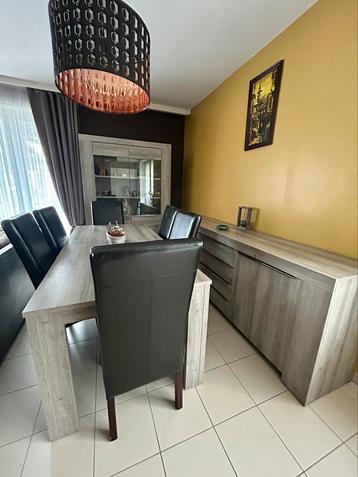 Volledige eetkamer beschikbaar voor biedingen