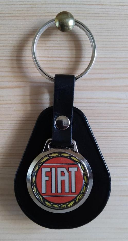 FIAT Sleutelhanger met logo . Zwart leer, Autos : Pièces & Accessoires, Autres pièces automobiles, Fiat, Neuf, Enlèvement ou Envoi