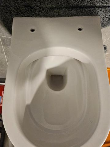hangtoilet beschikbaar voor biedingen