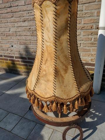 Lampenkap, Ophalen