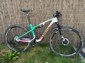 Canyon Lux world cup CF7 maat Medium fully (met powermeter) beschikbaar voor biedingen