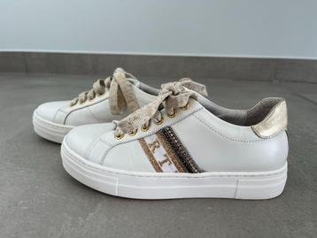 NIEUW: RTB Sneakers (Communie) - Maat 32, Kinderen en Baby's, Ophalen, Meisje, Schoenen, Nieuw