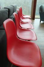 5 Chaises design rouges, Maison & Meubles, Chaises, Comme neuf, Design, Enlèvement, Cinq, Six Chaises ou plus