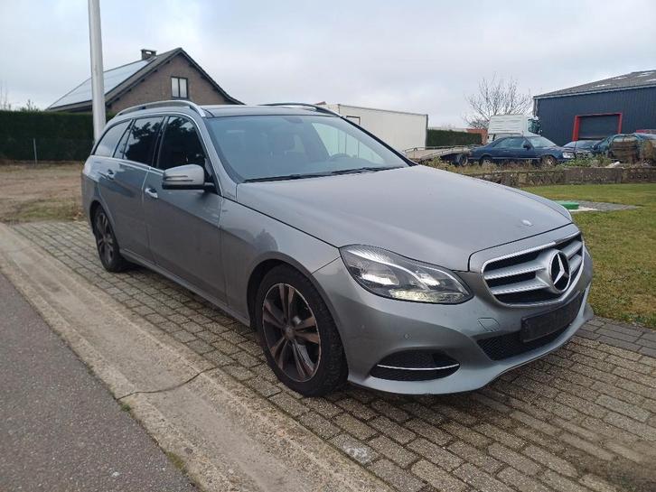 EXPORT Mercedes E220 T CDI (new engine and DPF), Auto's, Mercedes-Benz, Bedrijf, Te koop, E-Klasse, ABS, Airbags, Airconditioning