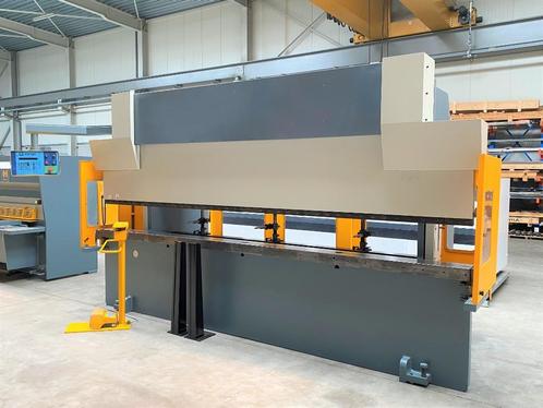 CNC Plooibank / Kantbank Haco 4 meter 135 ton, bouwjaar 2002, Zakelijke goederen, Machines en Bouw | Metaalbewerking, Ophalen