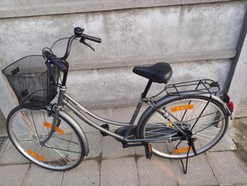 Te koop :damesfiets beschikbaar voor biedingen