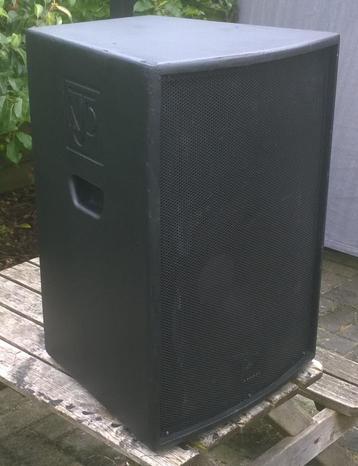 Luidsprekers 2x 15 bas en 2x 15 top, 1400 Watt beschikbaar voor biedingen