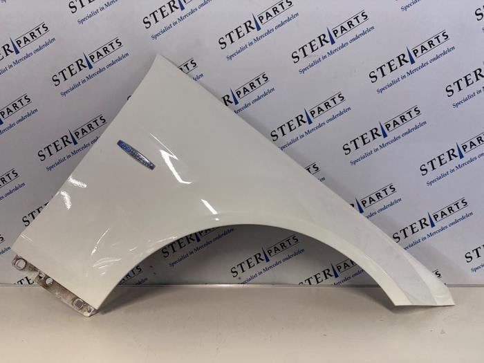 Scherm rechts-voor van een Mercedes C-Klasse (650), Auto-onderdelen, Carrosserie, Mercedes-Benz, Gebruikt, 3 maanden garantie