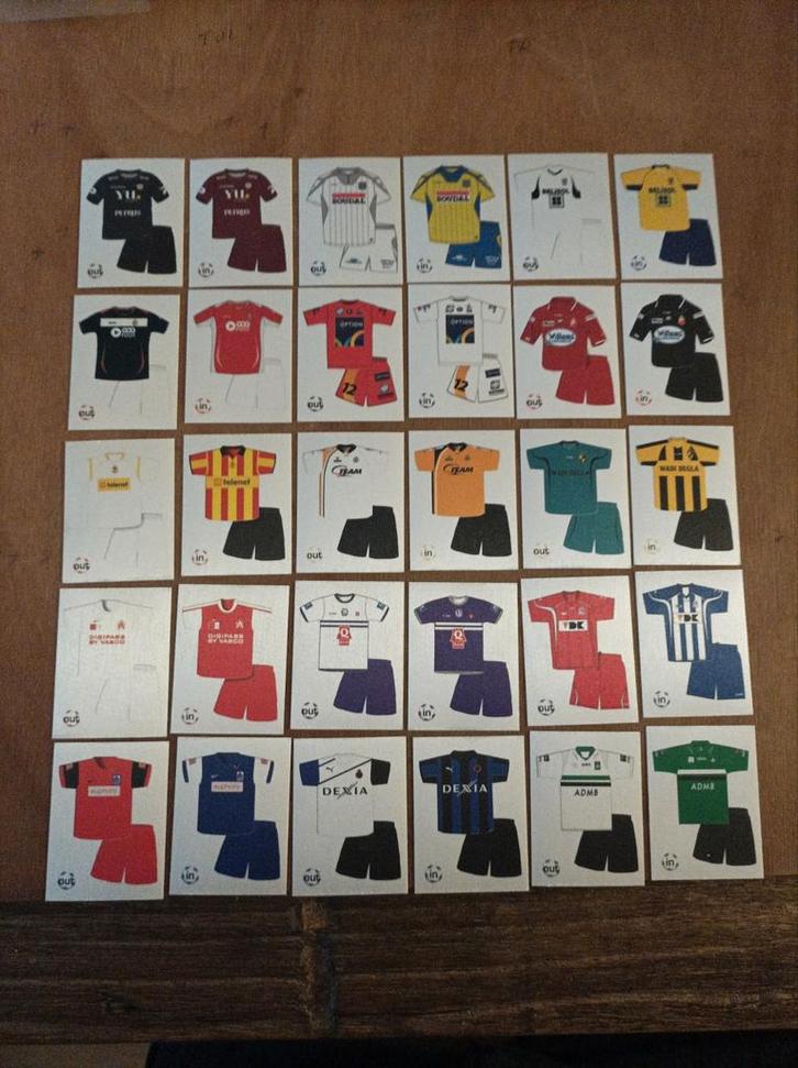 Panini football België 2012. 30 stickers, truitjes in en out, Hobby en Vrije tijd, Stickers en Plaatjes, Ophalen of Verzenden