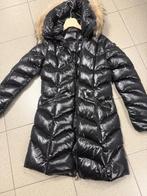 Nieuwe zwarte anorak met pels aan de kap maat S/M, Enlèvement, Neuf, Taille 36 (S), Noir