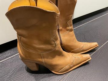 Lederen laarsjes - maat 38 beschikbaar voor biedingen