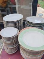 Groot assortiment borden tassen ondertassen koffiepotten mel, Ophalen