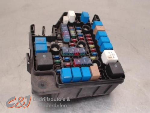 Zekeringkast van een Hyundai Santafe, Auto-onderdelen, Elektronica en Kabels, Hyundai, Gebruikt, 3 maanden garantie, Ophalen of Verzenden