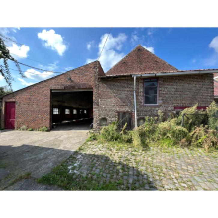 Hangar/dépot dans une ancienne ferme + 350m2, Immo, Huizen te huur, Brussel, Overige soorten, Direct bij eigenaar