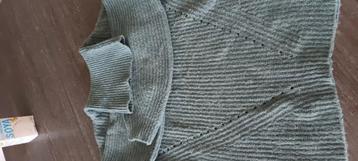 Groene trui gebreid! beschikbaar voor biedingen