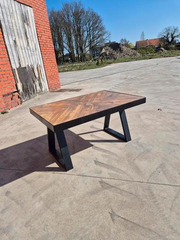 Handgemaakte Salontafel beschikbaar voor biedingen