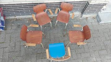 5 kleine stoelen retro beschikbaar voor biedingen