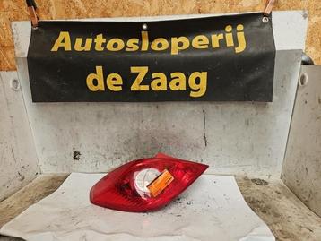 Achterlicht links van een Opel Corsa beschikbaar voor biedingen