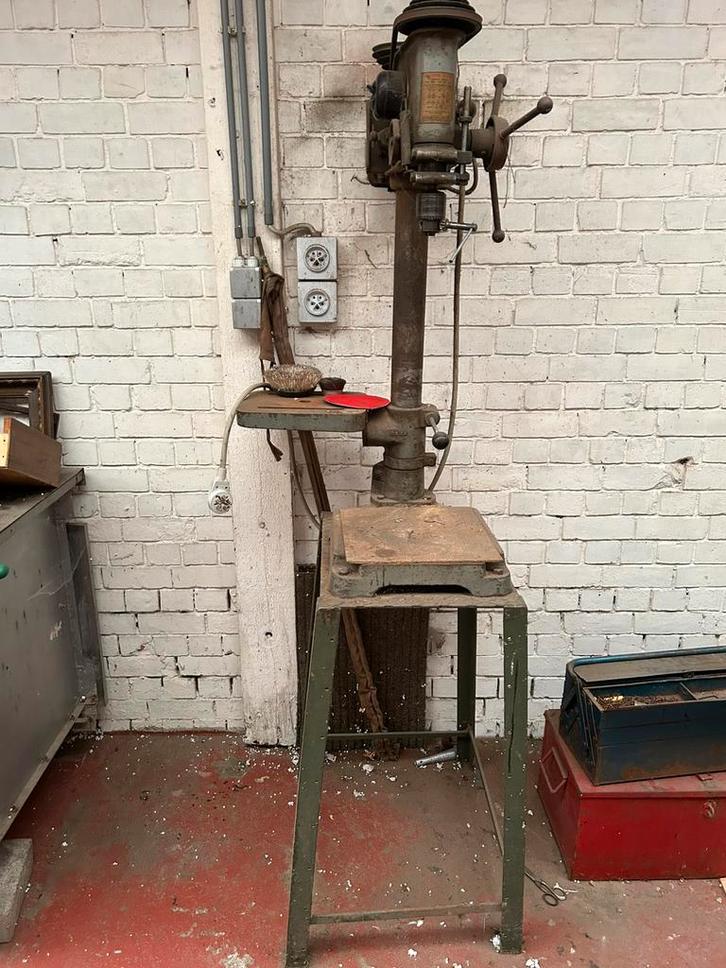 Engelse industriële schuur-en polijstmachine, Doe-het-zelf en Bouw, Gereedschap | Schuurmachines, Ophalen