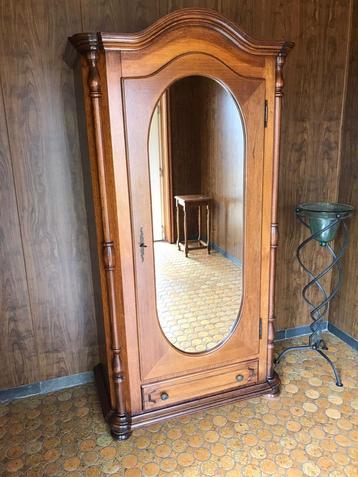 Antieke Houten Spiegelkast beschikbaar voor biedingen