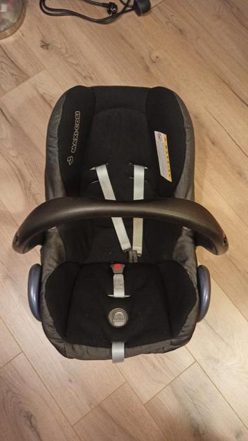 maxi cosi beschikbaar voor biedingen