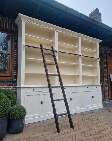 Massief houten boekenkast/bibliotheekkast GRATIS LEVERING  beschikbaar voor biedingen