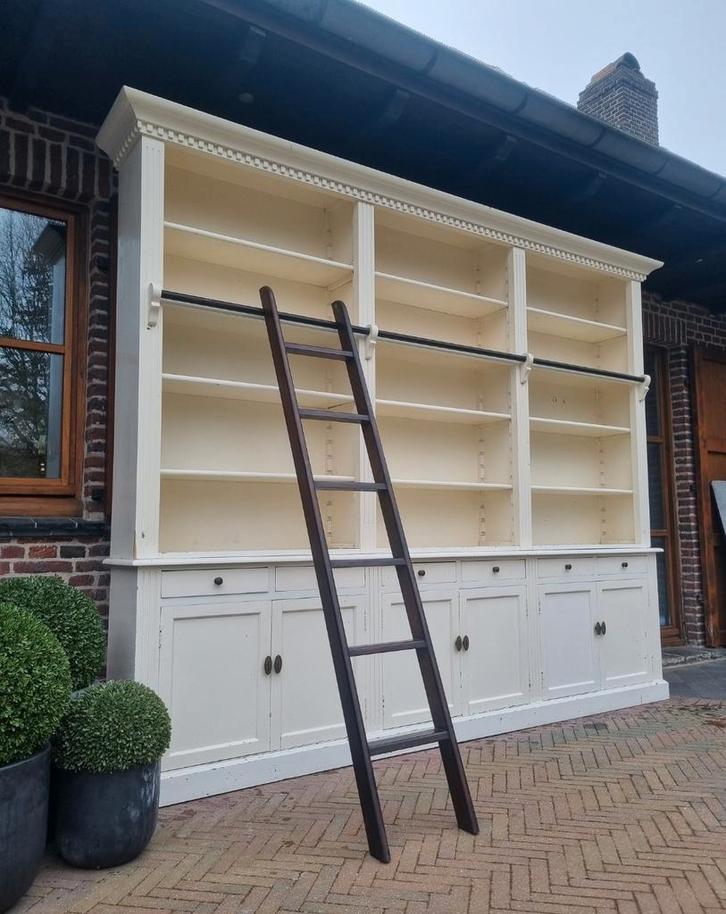 Massief houten boekenkast/bibliotheekkast GRATIS LEVERING, Huis en Inrichting, Kasten | Boekenkasten, Zo goed als nieuw, Ophalen of Verzenden