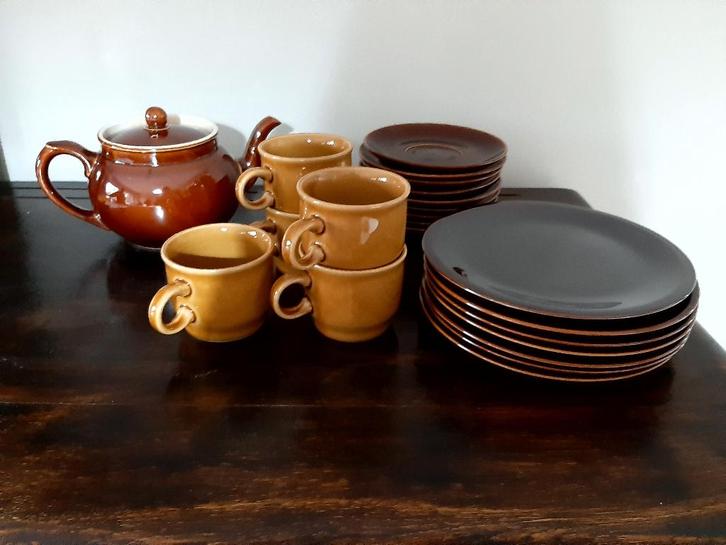 Vintage bruin servies, Maison & Meubles, Cuisine | Vaisselle, Assiettes(s), Enlèvement ou Envoi