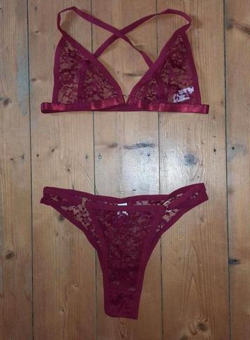NIEUWE lingerie setje "S" beschikbaar voor biedingen