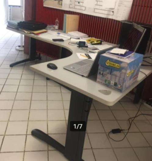 hoekbureau, Huis en Inrichting, Bureaus, Zo goed als nieuw, Bureau, Ophalen