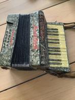 Monica bieden vanaf 110 euro, Muziek en Instrumenten, Blaasinstrumenten | Mondharmonica's, Ophalen, Gebruikt