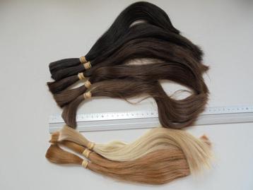 Cheveux européens naturels 7 faisceaux = 220 grammes