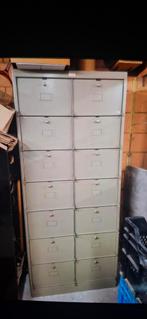 Armoire industrielle à casiers Lechat Bruxelles