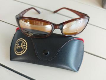 Ray Ban zonnebril beschikbaar voor biedingen