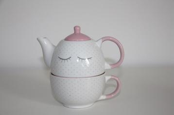 Schattig wit roze stippen thee servies theepot met kopje beschikbaar voor biedingen