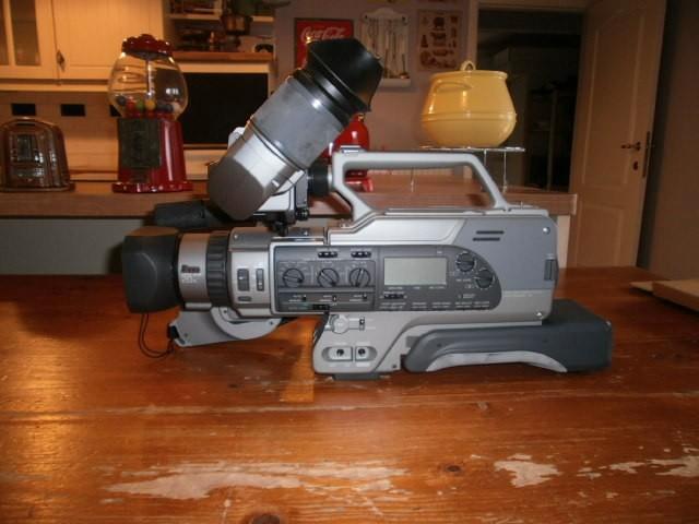 Digital Video Camera Sony DCR-VX9000E met staander, TV, Hi-fi & Vidéo, Caméscopes numériques, Neuf, Caméra, Sony, Enlèvement