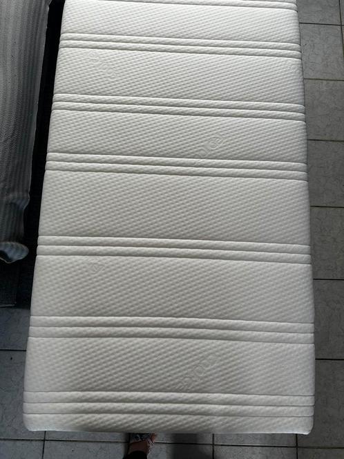 Matras 180x70x20 cm, nieuwstaat, paar maanden oud., Huis en Inrichting, Slaapkamer | Matrassen en Bedbodems, Zo goed als nieuw