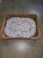 Rieten hondenmand met mooi kussen, mooie staat, Ophalen, Zo goed als nieuw, Riet
