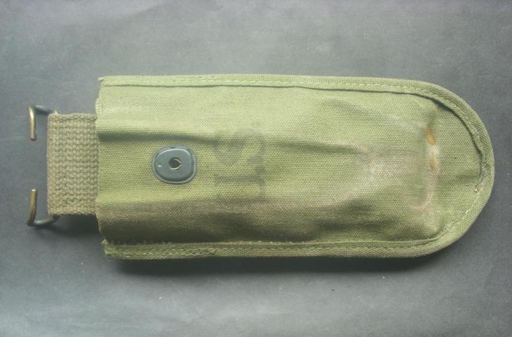 Pochette de ceinturon US datée 1944 de porte pince-cisaille, Verzamelen, Militaria | Tweede Wereldoorlog, Landmacht, Overige typen