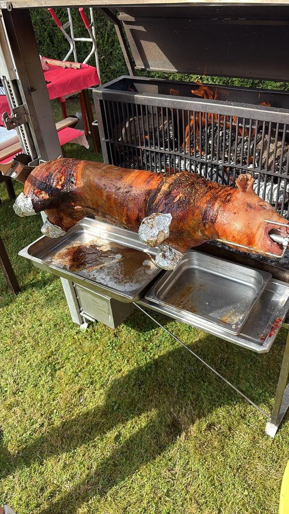 Location tourne broche Barbecue bbq, Jardin & Terrasse, Barbecues au charbon de bois, Comme neuf, Enlèvement ou Envoi