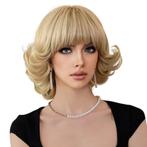 Leuke blonde seventies pruik met speelse krullen onderaan, Handtassen en Accessoires, Uiterlijk | Haarverzorging, Verzenden, Nieuw