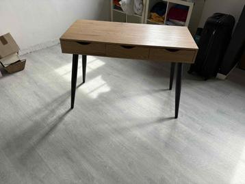 Console scandinave en bois avec 3 tiroirs beschikbaar voor biedingen