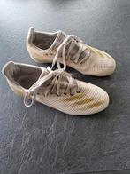 witte voetbalschoenen Adidas - maat 38, Jongen of Meisje, Zo goed als nieuw, Ophalen, Sportschoenen