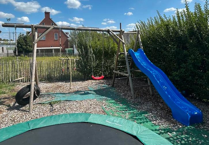 Speeltuin - speeltuig - schommel - glijbaan, Kinderen en Baby's, Speelgoed | Buiten | Speeltoestellen, Zo goed als nieuw, Glijbaan