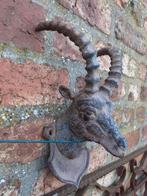 TETE DE BOUQUETIN EN FONTE PATINEE A SUSPENDRE., Jardin & Terrasse, Décoration murale de jardin, Enlèvement ou Envoi, Comme neuf