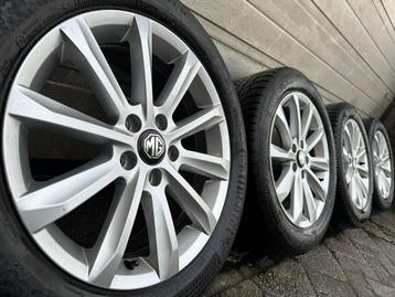 Mooie set 17 inch MG 3 MG 4 MG 5 Zs EV EHS velgen banden beschikbaar voor biedingen